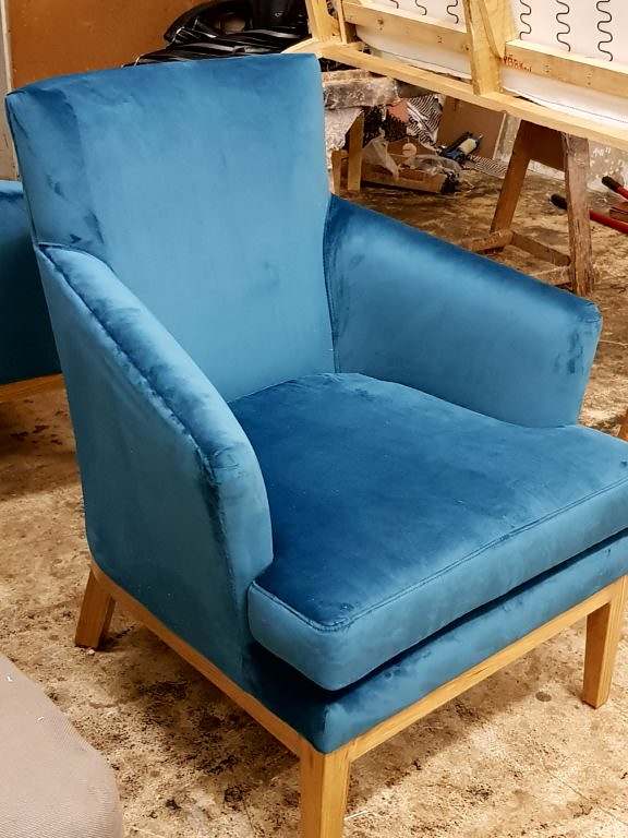 style and design armchairs occasional chairs 2 1 576x768 1