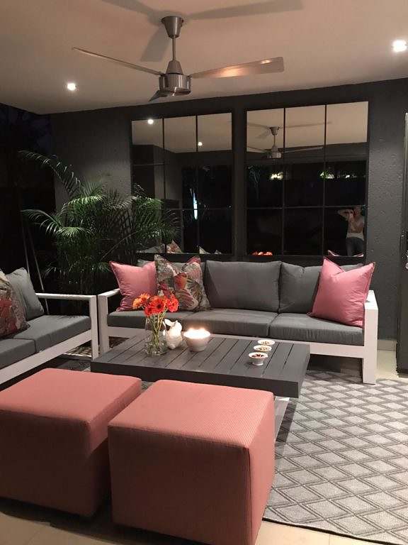 style and design loose seating scatter cushions 15 576x768 1