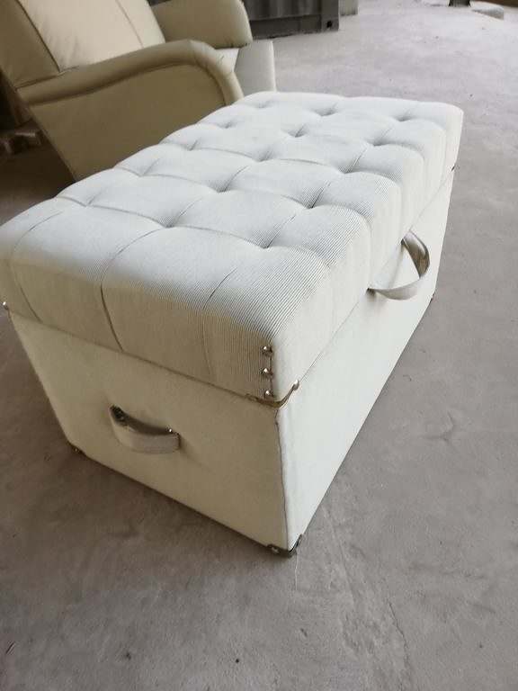 style and design ottomans 39 576x768 1
